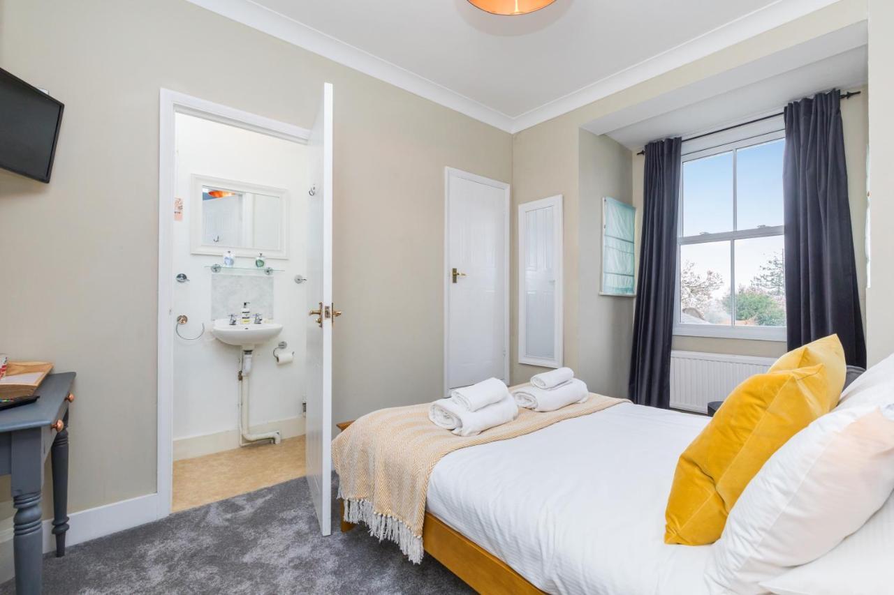 Morleys Rooms - Located In The Heart Of Hurstpierpoint By Huluki Sussex Stays ภายนอก รูปภาพ